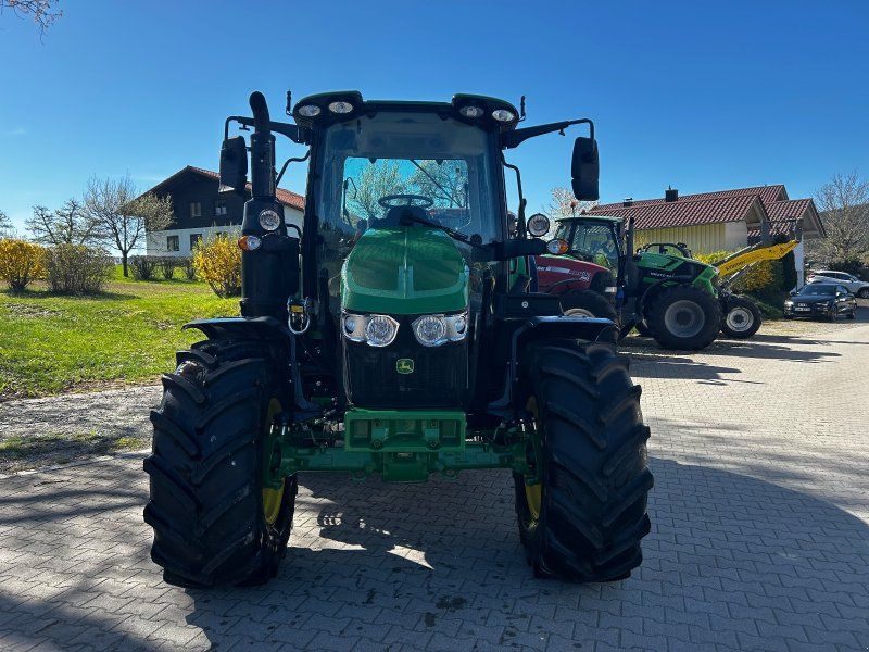 John Deere 6090M