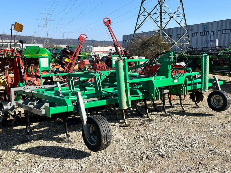 EuM Agrotec Vibrocat 50 mit Steinsicherung