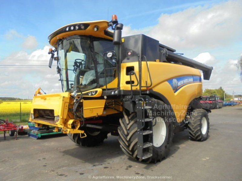 New Holland CX8-70
