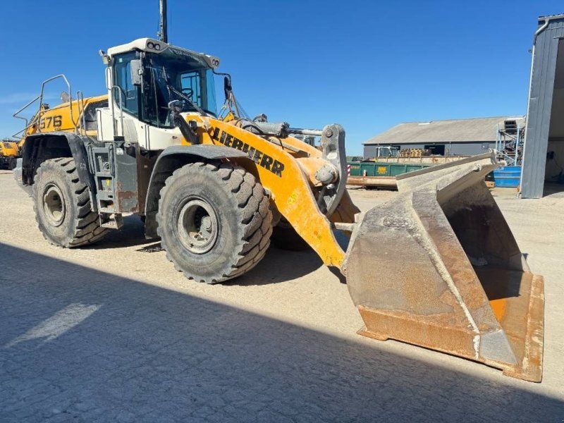 Liebherr L 576