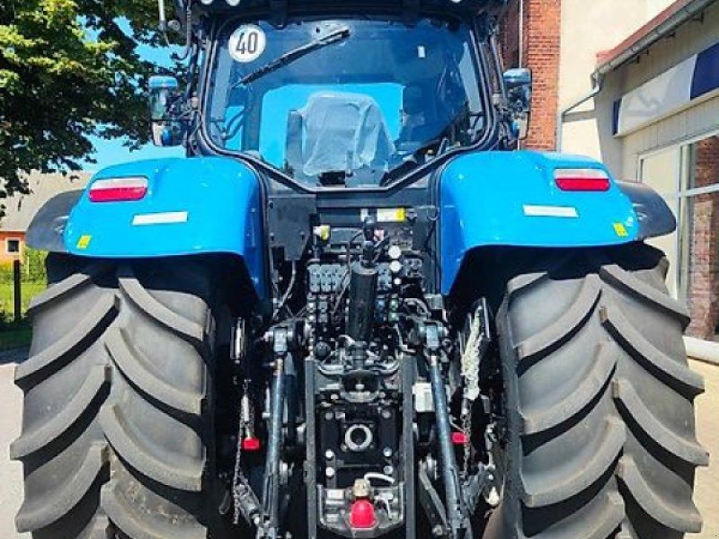 New Holland T7.270 AC mit GPS-Spurführungssystem