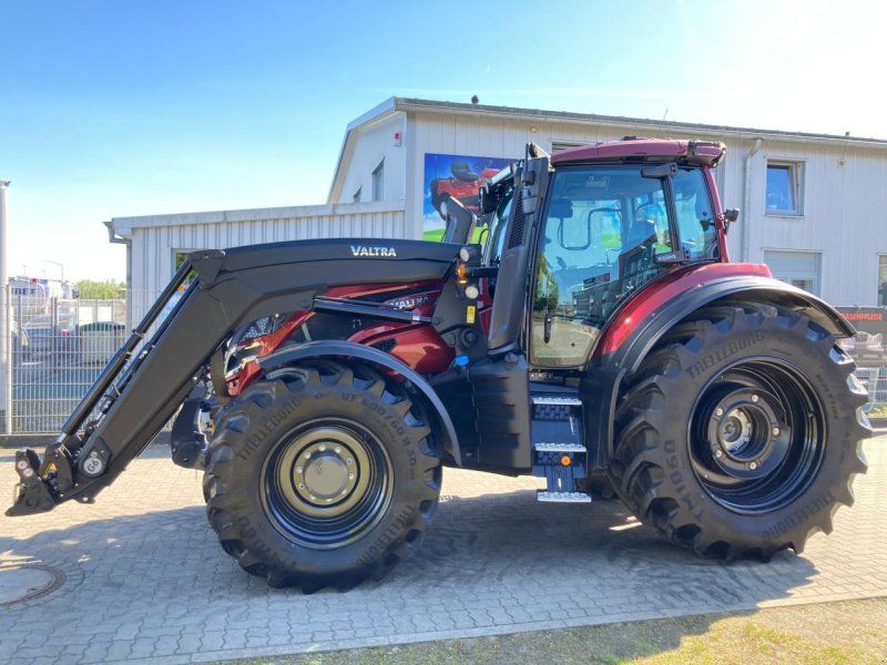 Valtra T175 EV mit RÜFA