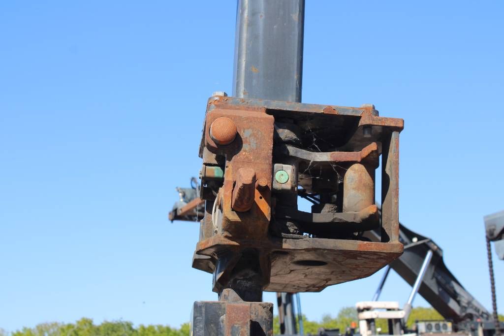 Hyster 20/40 ft spreader