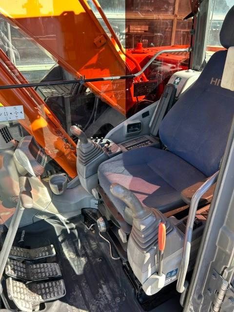Hitachi ZX 225 US-3