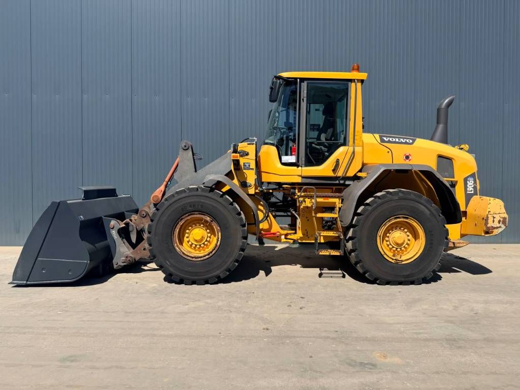 Volvo L90G