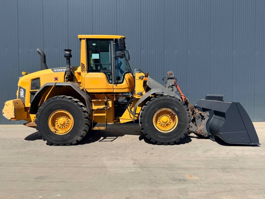 Volvo L90G