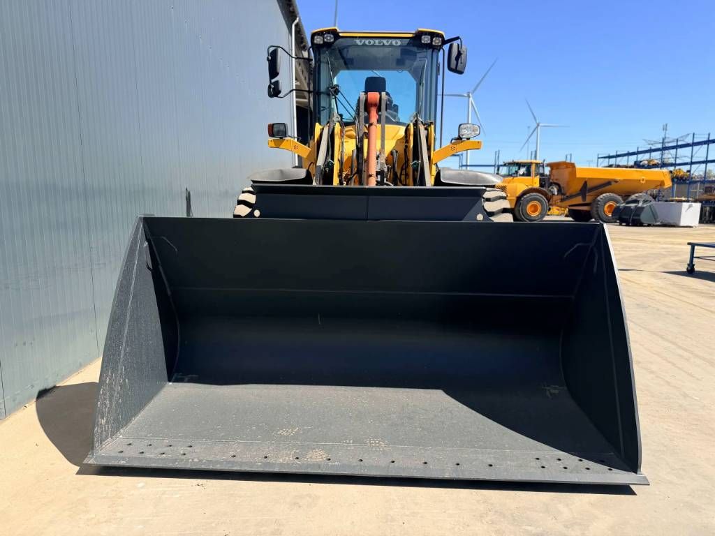 Volvo L90G
