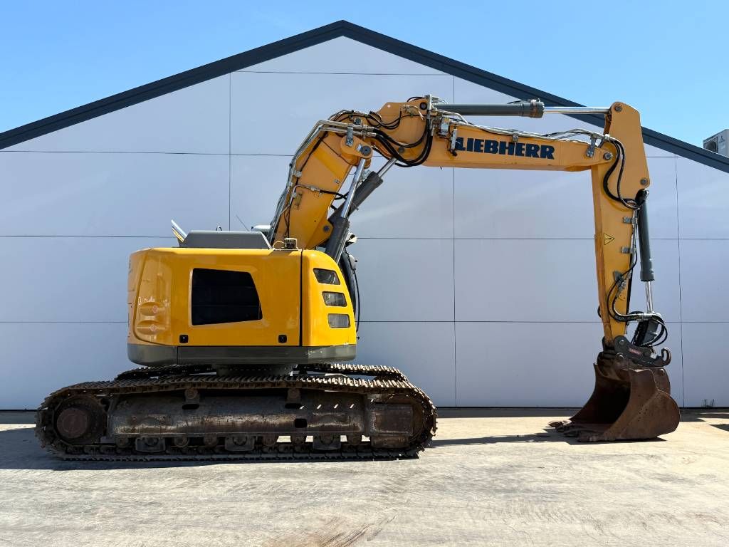 Liebherr R926LC Compact - Hammer Lines / Quick Coupler