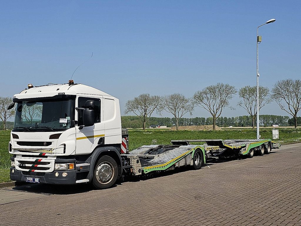 SCANIA P410 truck transporter