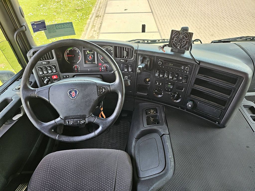 SCANIA P410 truck transporter