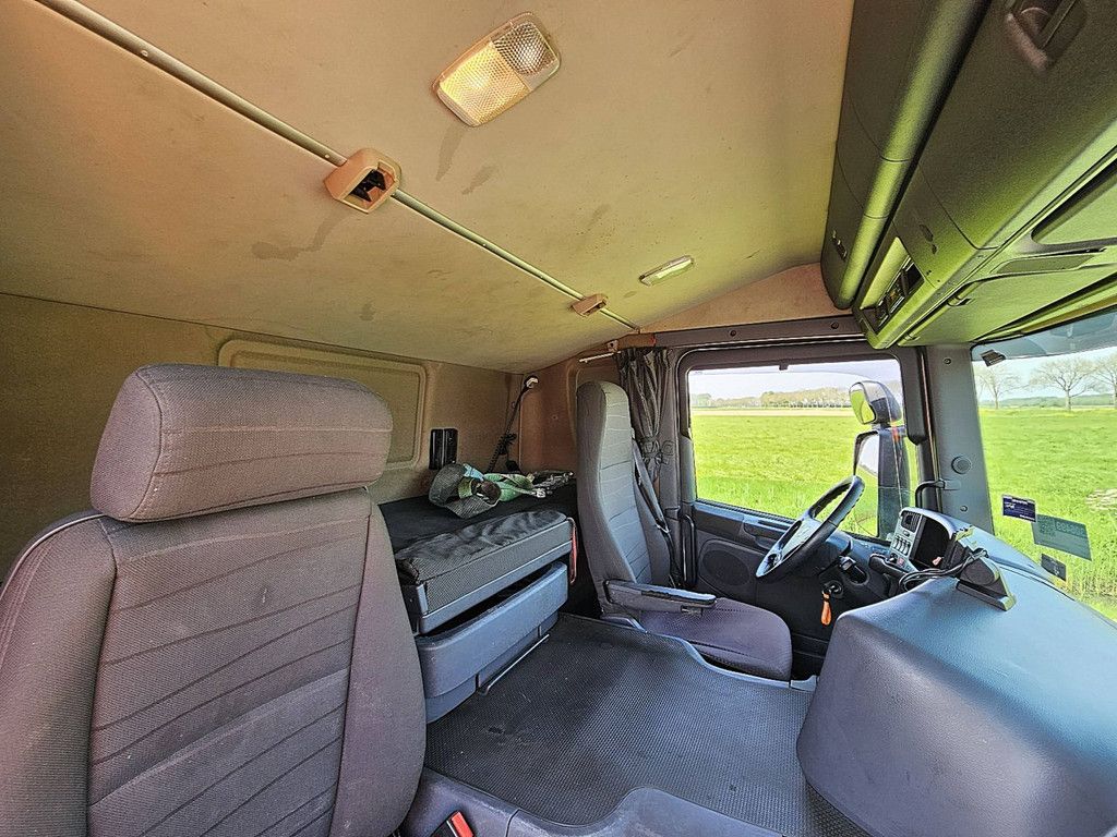 SCANIA P410 truck transporter