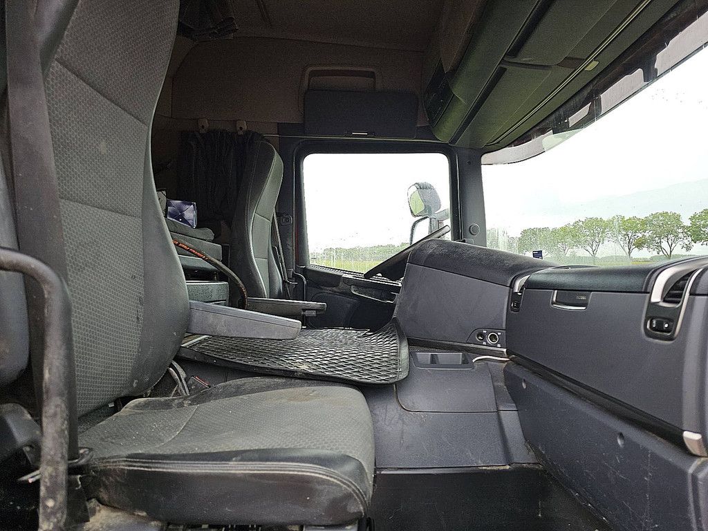 SCANIA P400 8x4