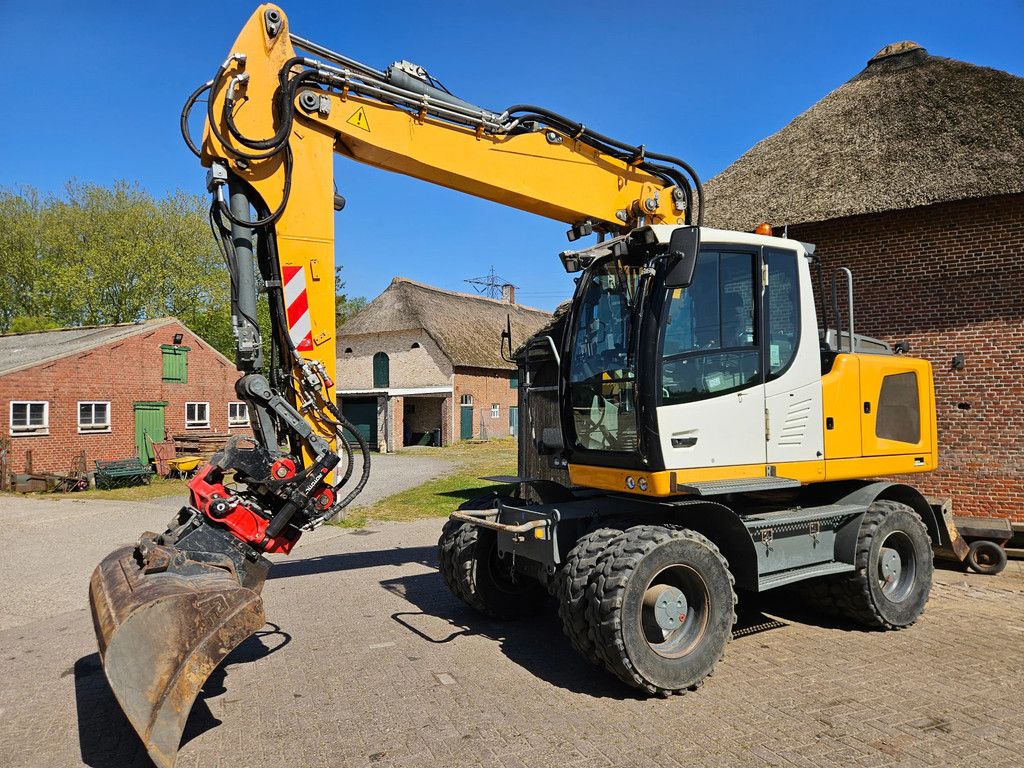 Liebherr A916 LITRONIC A 916 (35km/h) met Rototilt R5 draai- en kantelstuk