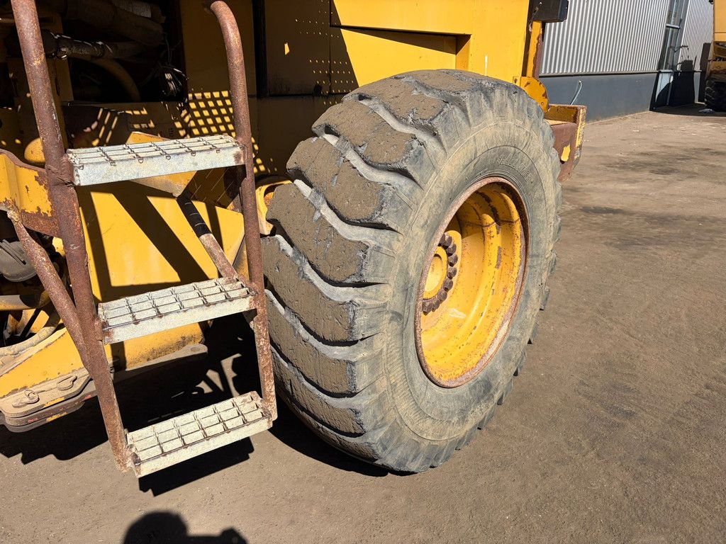 Caterpillar 928F