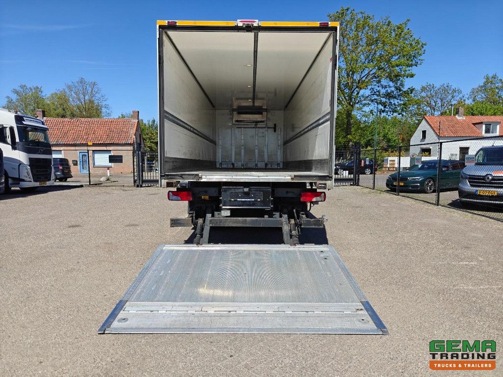 Scania P230 4x2 Day Cab Euro5 - 7.6m³ Refrigerator/Freezer Box + Mitsubishi TPKS 20 E + Tail Lift 2000kg