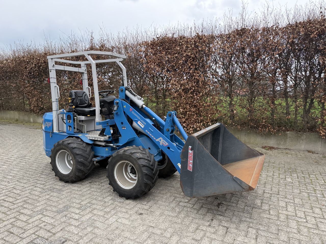 Quappen A27X shovel met maar 820 uur !!