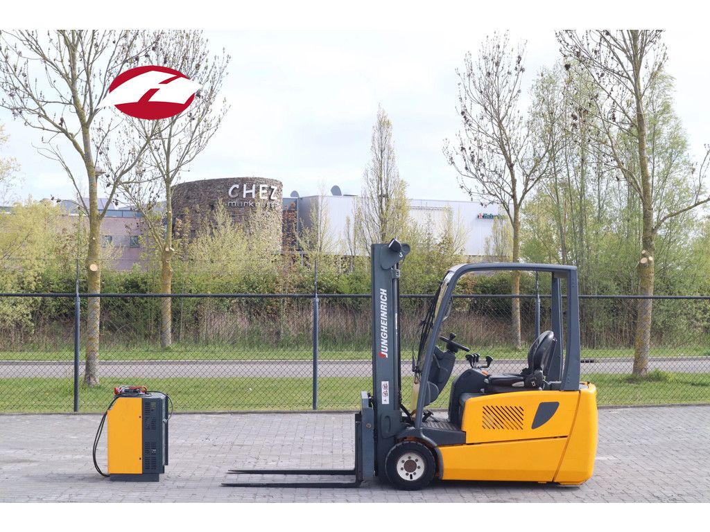 Jungheinrich EFG 220 | 1900 KG | TRIPLEX | SIDESHIFT | POSITIONERS