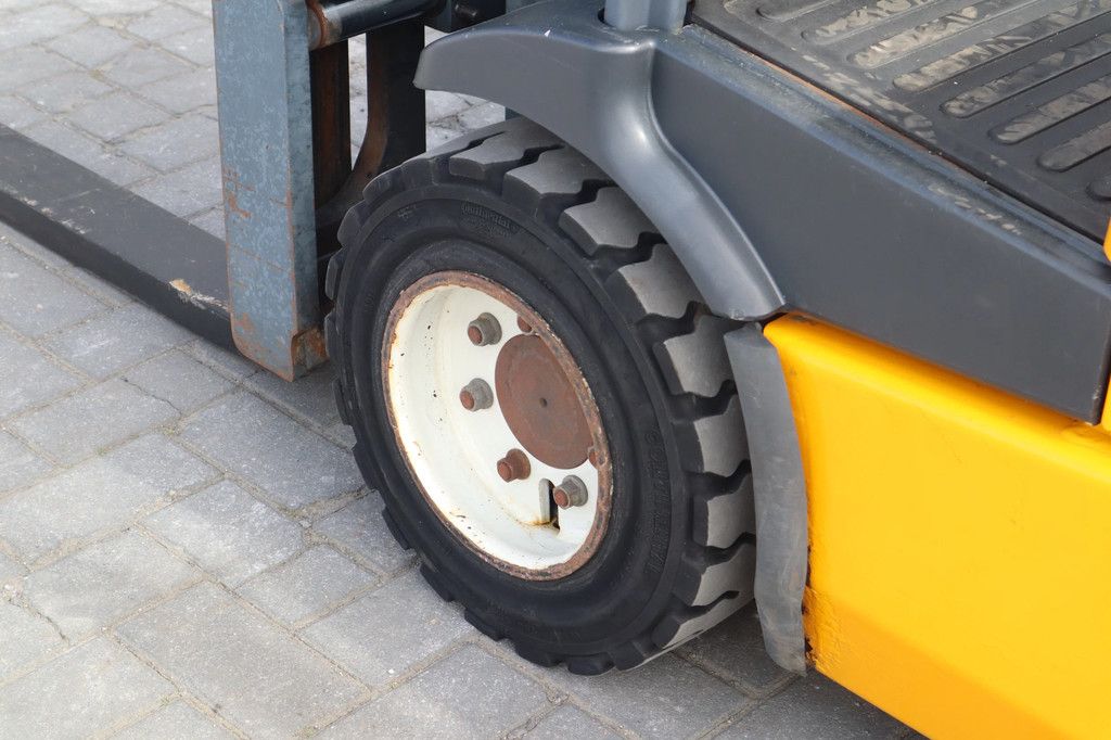 Jungheinrich EFG 220 | 1900 KG | TRIPLEX | SIDESHIFT | POSITIONERS