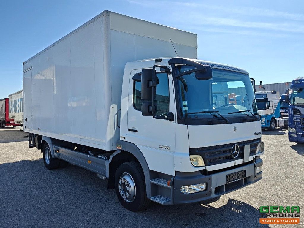 Mercedes-Benz Atego 1218 4x2 Tageskabine Euro 5 – Geschlossener Kastenaufbau 6,2 m + Dautel 1500 kg – Automatikgetriebe