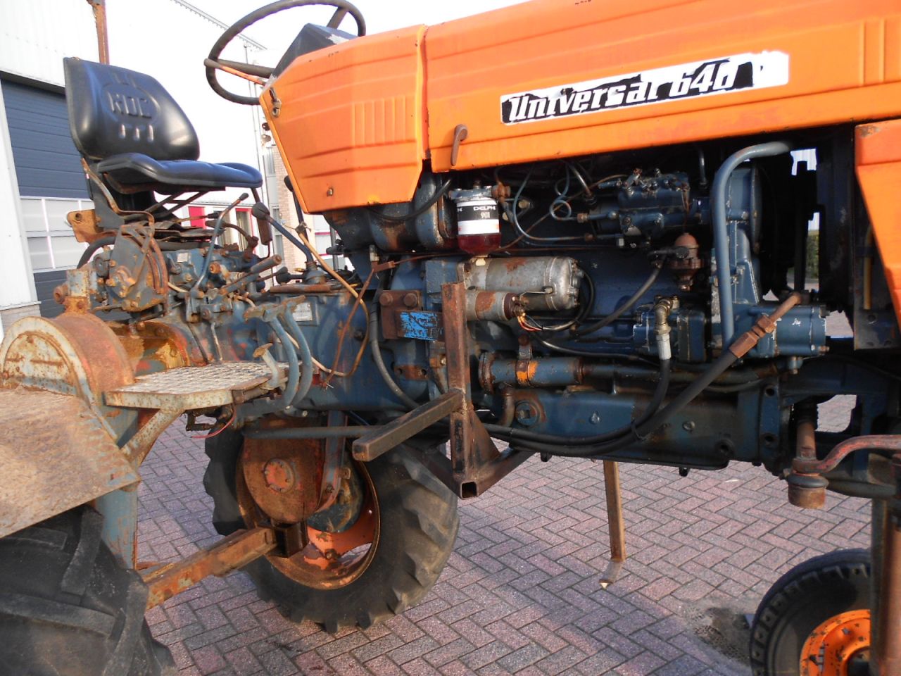 Universal 640 portaal tractor