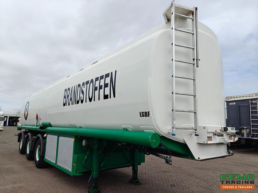 Burg BPO 13-30 Kraftstofftank 50.500 l – 5 Kammern – 2x Liftachse – 3 Achsen SAF-Trommel – ADR FL AT