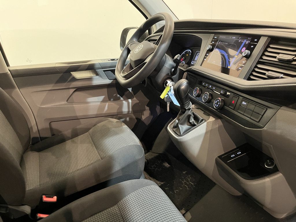 Volkswagen Transporter 2.0 TDI L2H1 150 PK Automaat / Euro 6 / Airco / CarPlay / PDC / Cruise Control / Navigatie / 3-Zits
