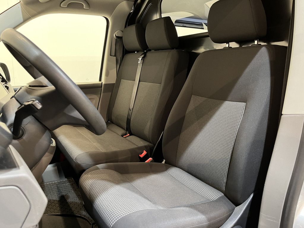 Volkswagen Transporter 2.0 TDI L2H1 150 PK Automaat / Euro 6 / Airco / CarPlay / PDC / Cruise Control / Navigatie / 3-Zits
