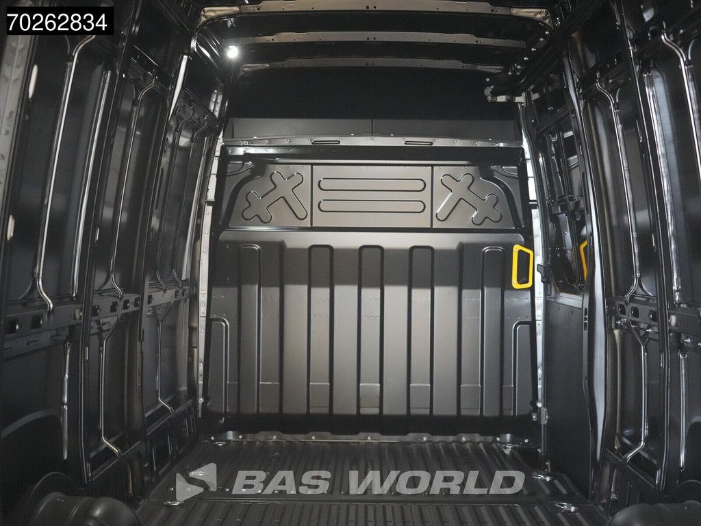 Iveco Daily 35S21 BPM VRIJ! 3.0L Automaat 210PK L3H2 2025-Model 3,5t Trekvermogen ACC LED CarPlay Camera Parkeersensoren Velgen 16m3 Euro6 L4H2 16m3 Klima