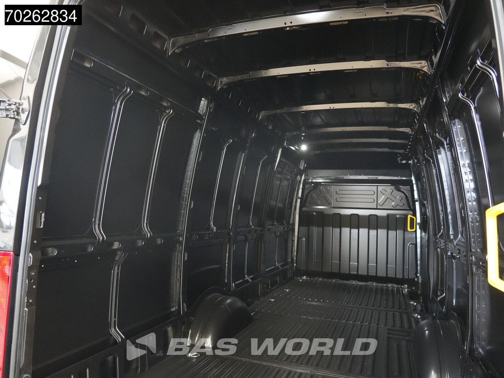 Iveco Daily 35S21 BPM VRIJ! 3.0L Automaat 210PK L3H2 2025-Model 3,5t Trekvermogen ACC LED CarPlay Camera Parkeersensoren Velgen 16m3 Euro6 L4H2 16m3 Klima