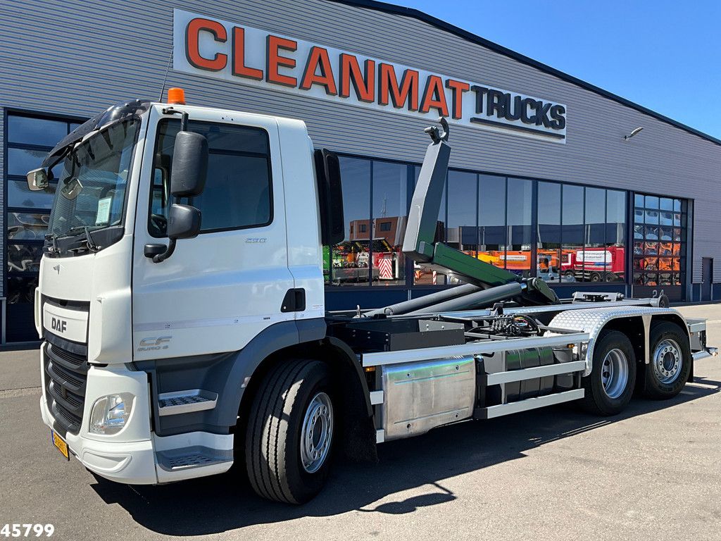 DAF FAN CF 290 Euro 6 VDL 20 Ton haakarmsysteem Just 141.961 Km!