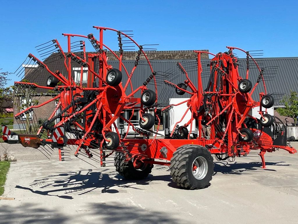 Kuhn Ga 13131 4 rotorhark zwiller 1900 hectare!! ALS NIEUW