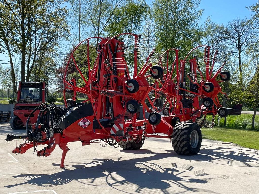 Kuhn Ga 13131 4 rotorhark zwiller 1900 hectare!! ALS NIEUW