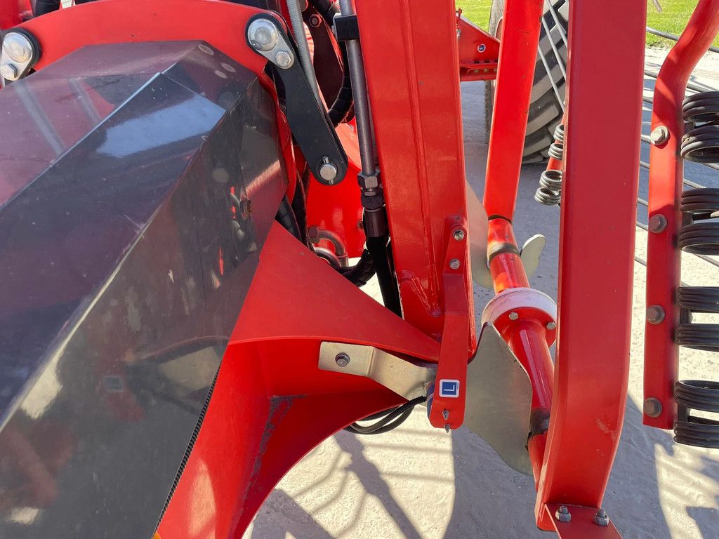 Kuhn Ga 13131 4 rotorhark zwiller 1900 hectare!! ALS NIEUW