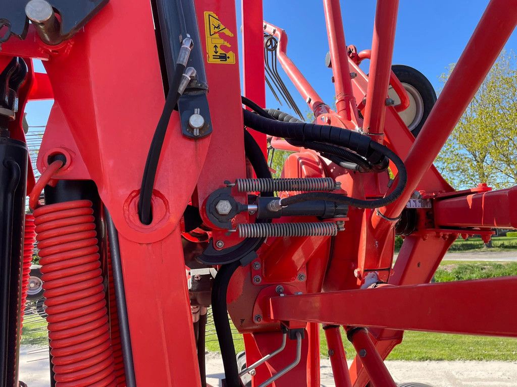 Kuhn Ga 13131 4 rotorhark zwiller 1900 hectare!! ALS NIEUW
