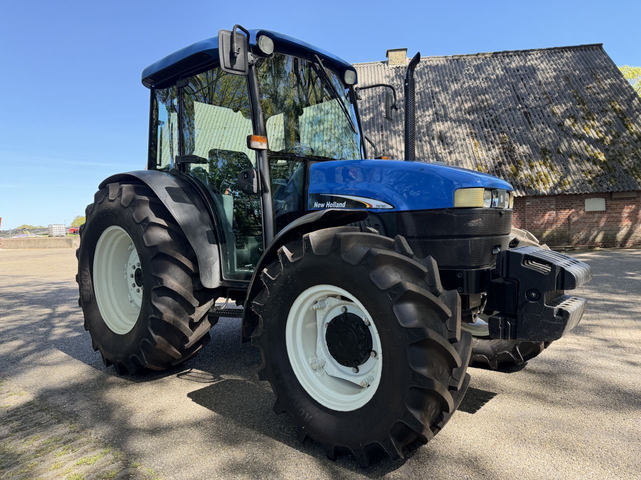 New Holland TN70DA