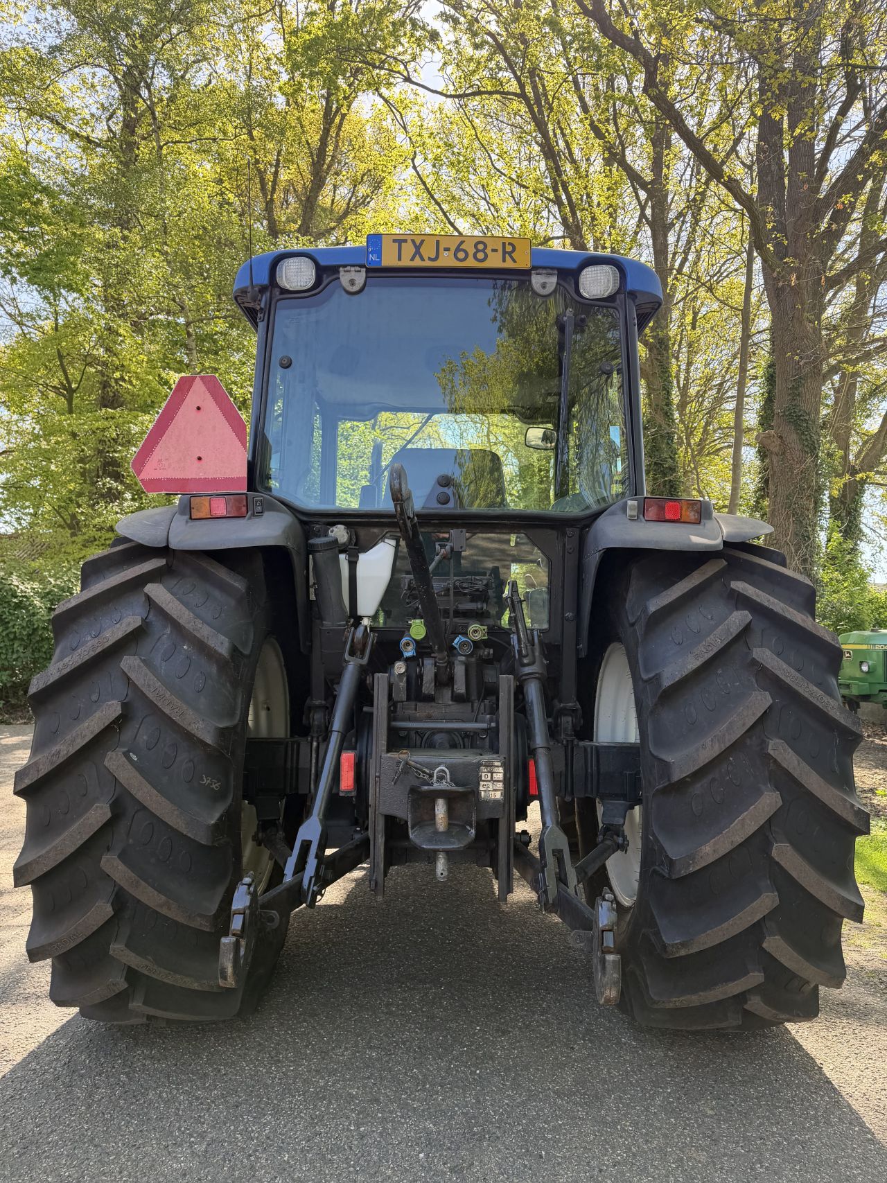 New Holland TN70DA