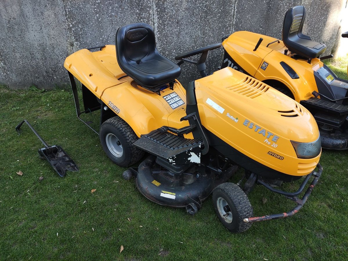 2 ingeruilde STIGA zitmaaiers (1 x Estate Pro 20 en 1 x 5102H)