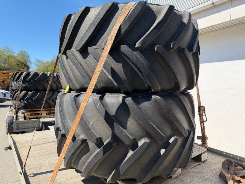 Michelin + Trelleborg 710/55 R30 + 659/75 R38