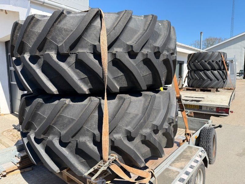 Michelin + Trelleborg 710/55 R30 + 659/75 R38
