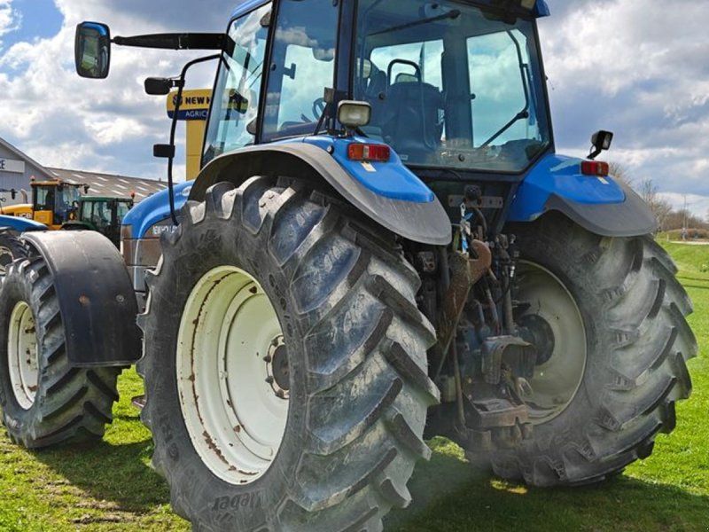New Holland TM 150