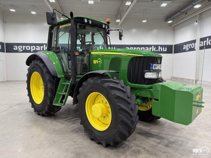 John Deere 6820