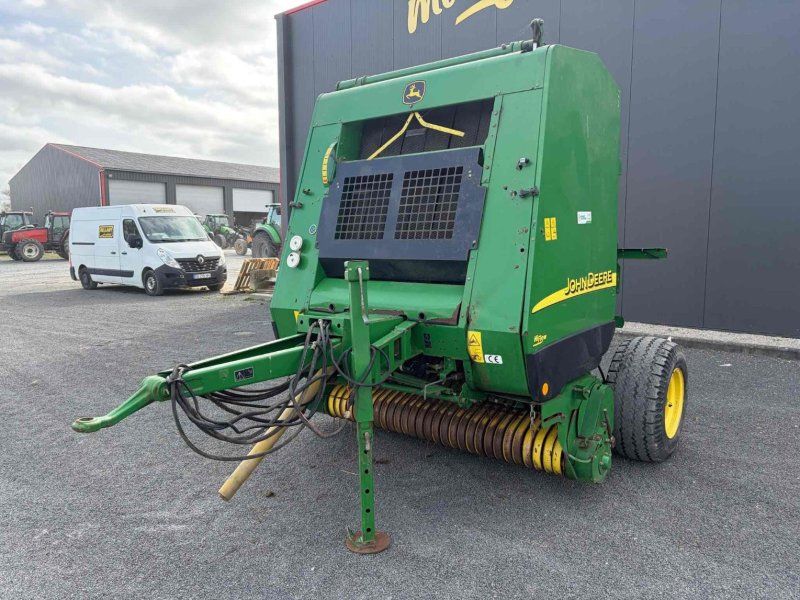 John Deere Presse à balles rondes 582 .