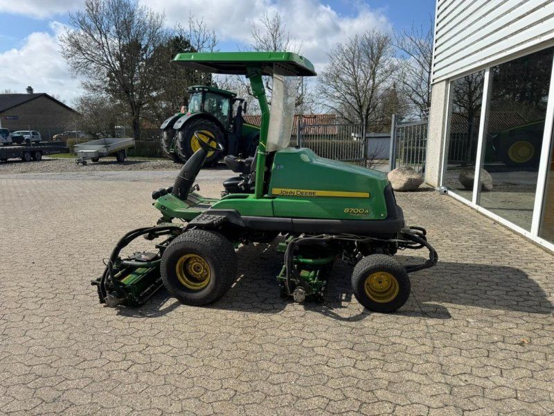 John Deere 8700 A