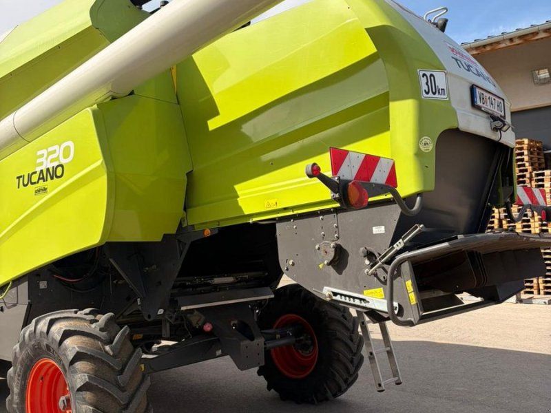 Claas Tucano 320
