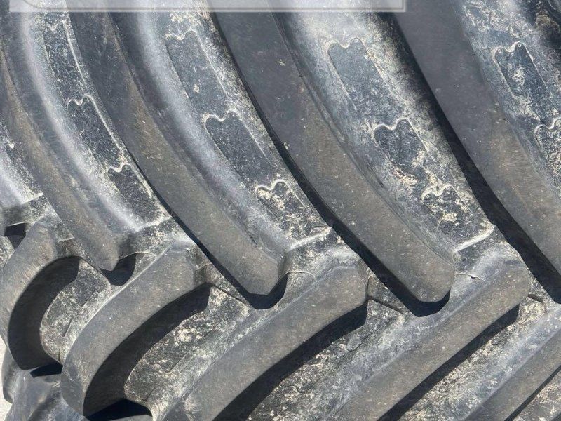 BKT 800/65R32
