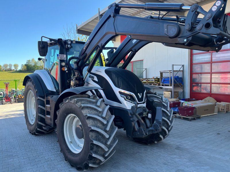 Valtra T175 A mit FL