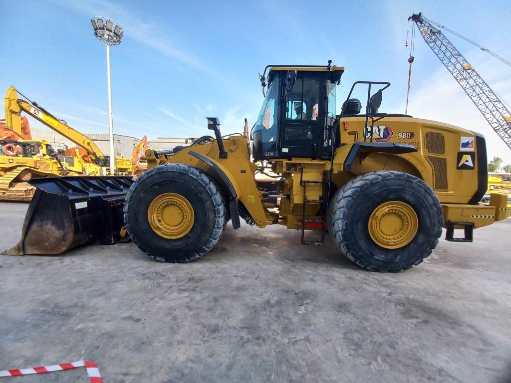CAT 980 (Abu Dhabi)