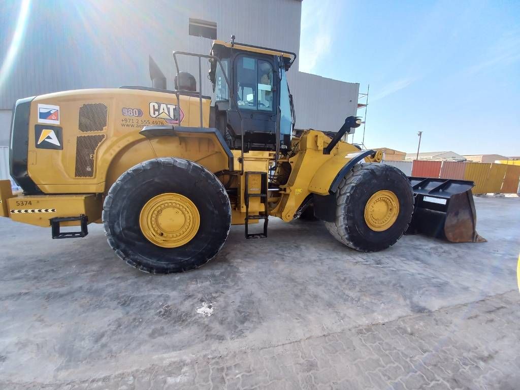 CAT 980 (Abu Dhabi)