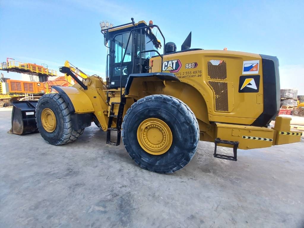 CAT 980 (Abu Dhabi)