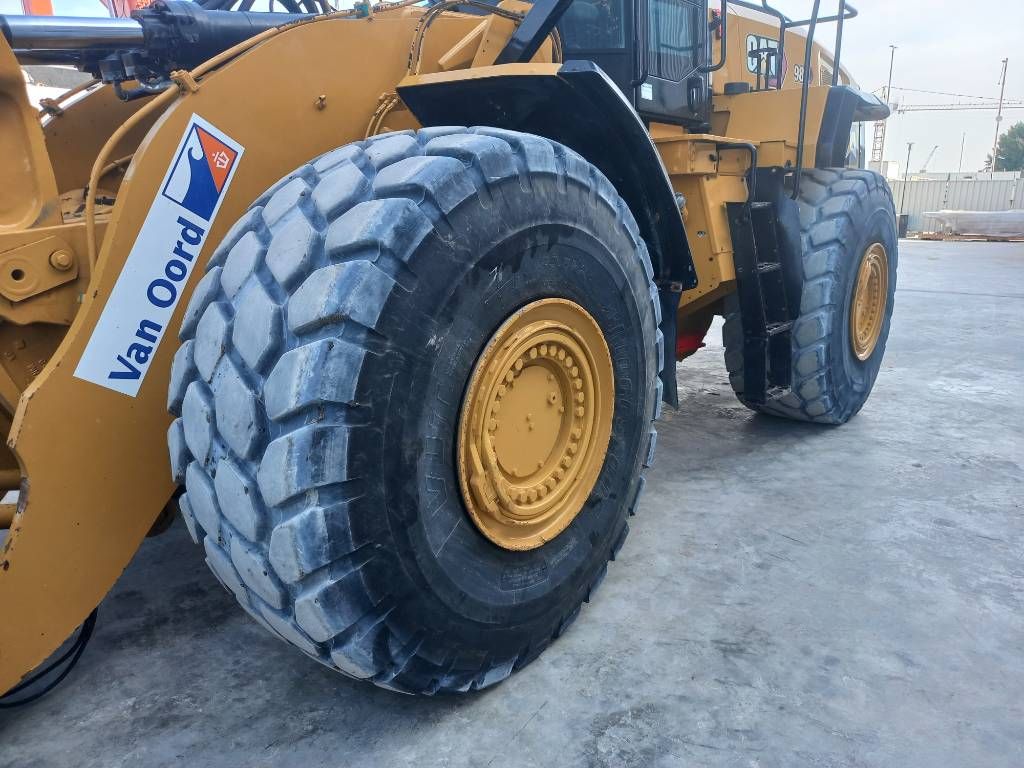 CAT 980 (Abu Dhabi)
